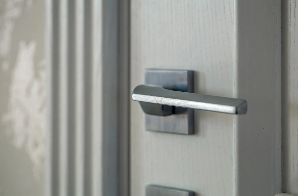 Flat Handle Pintu Rumah Minimalis