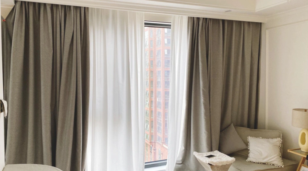 Gorden Kombinasi Sheer dan Blackout