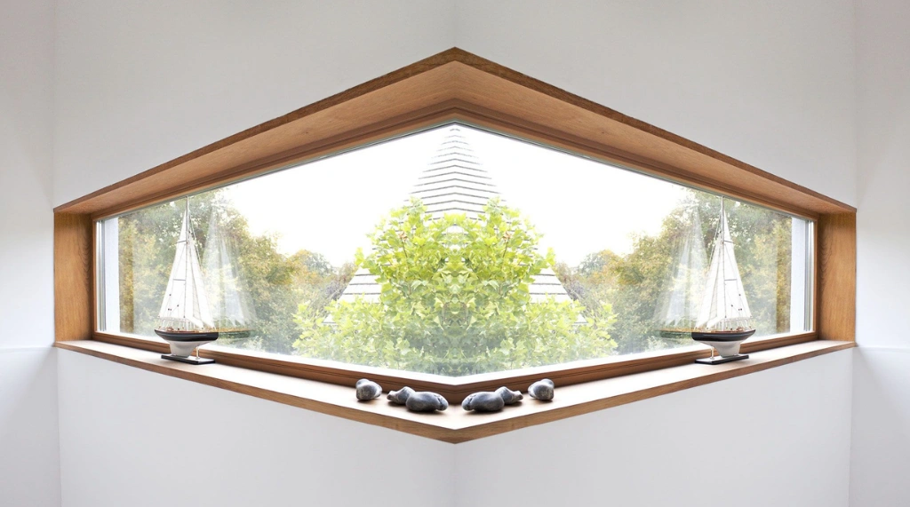 Jendela Kayu Minimalis Horizontal Panjang