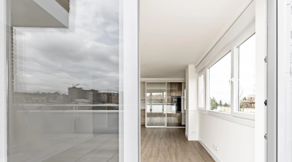 Pintu Geser Minimalis Putih