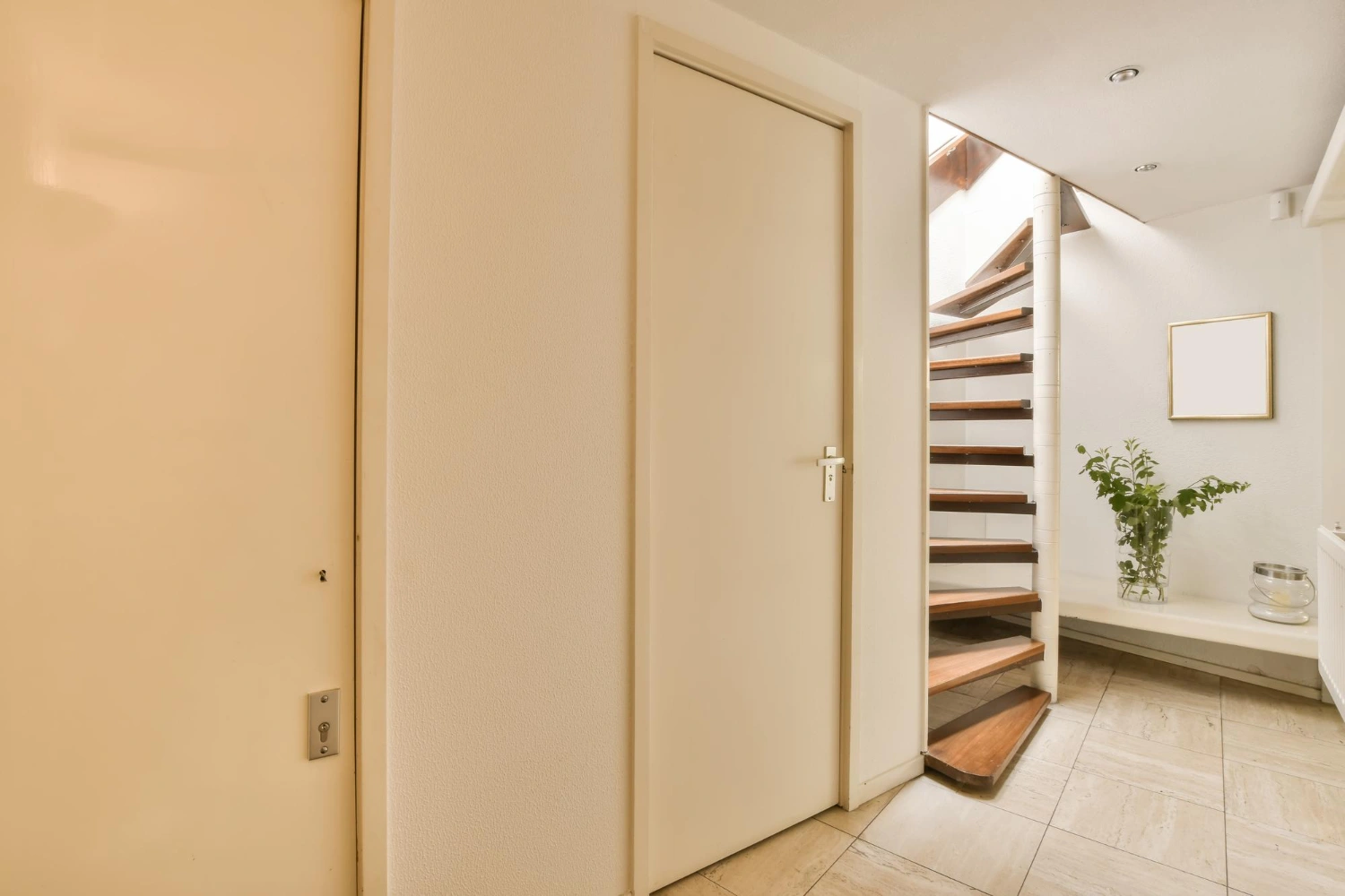 Pintu Kayu Minimalis Polos Tanpa Aksen